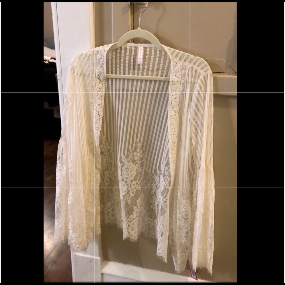 Bell Sleeve Lacy Kimono